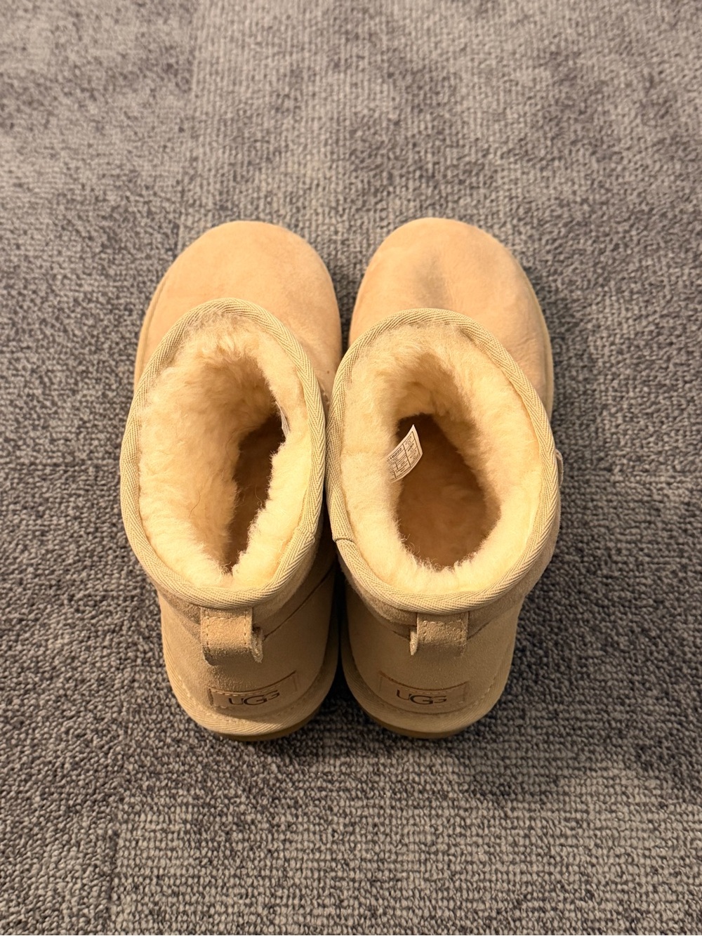 UGG Mini II Boots - Picture 3 of 4